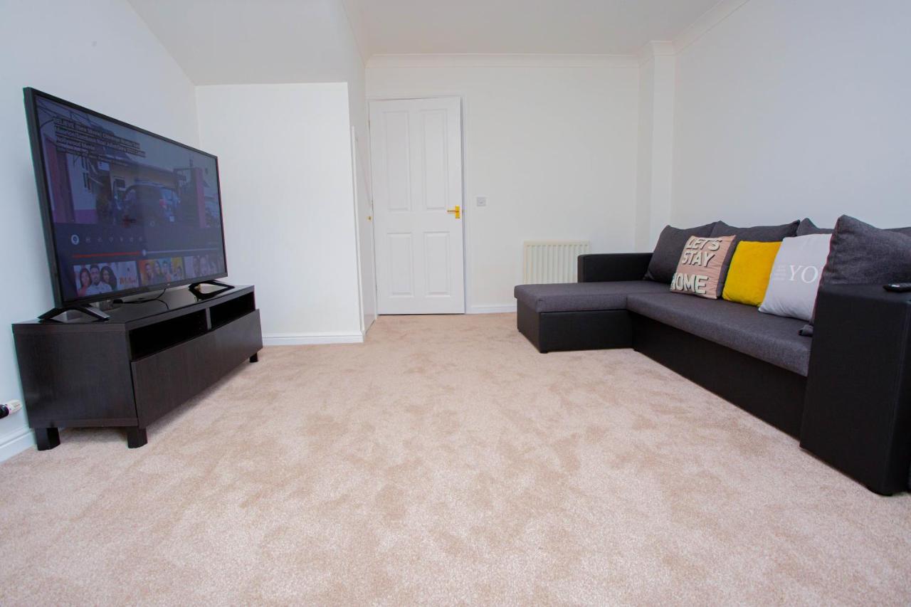 Intellect Suites Northampton Buitenkant foto