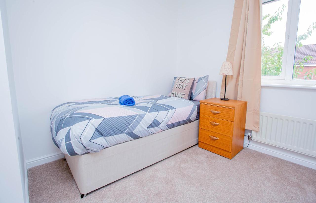 Intellect Suites Northampton Buitenkant foto
