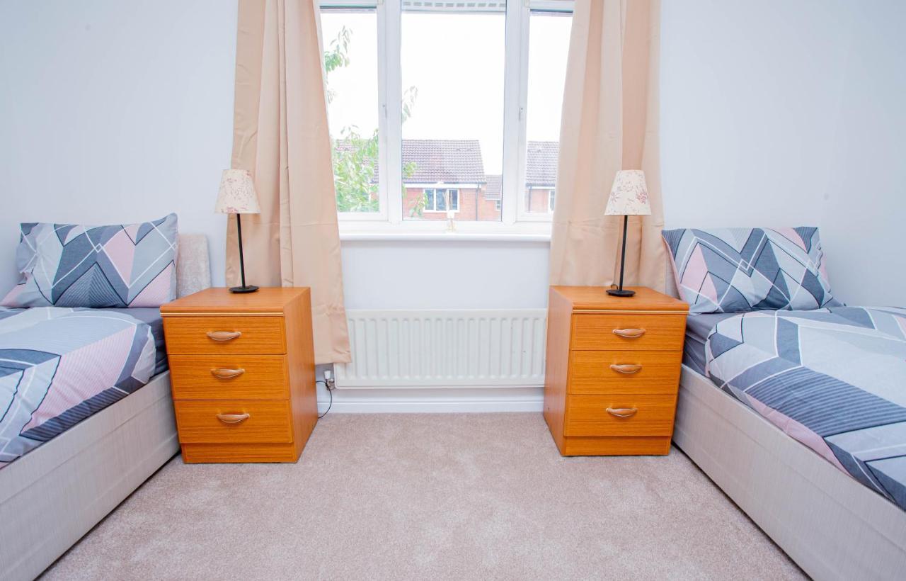 Intellect Suites Northampton Buitenkant foto