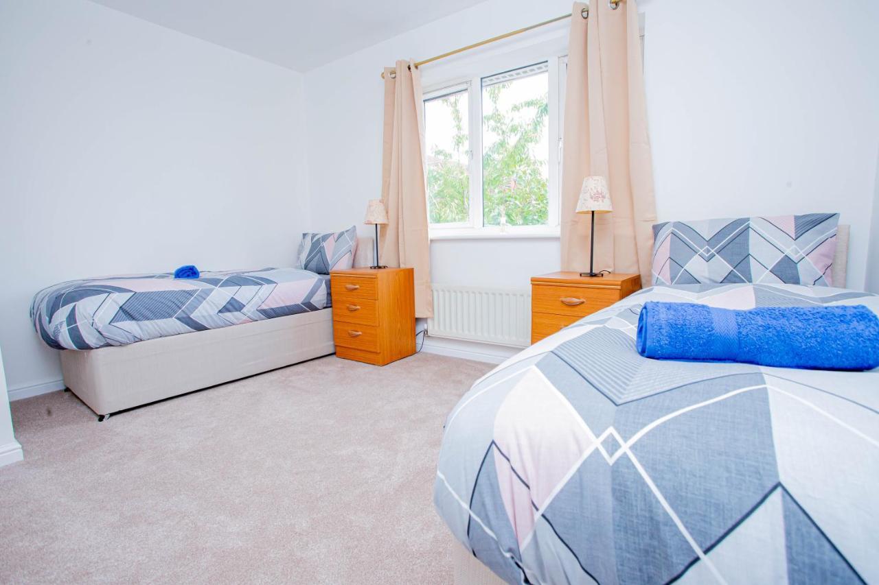 Intellect Suites Northampton Buitenkant foto